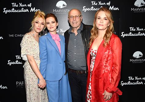 zoey deutch famous parents.